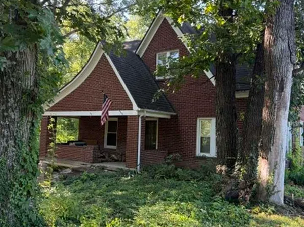 5685 Darwin Rd, West Terre Haute, IN 47885