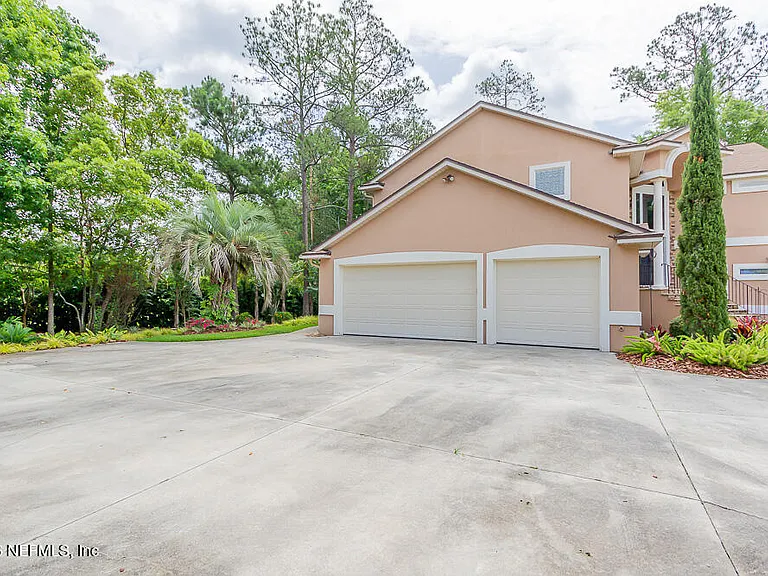 1770 Victoria Chase Ct — Photo 37
