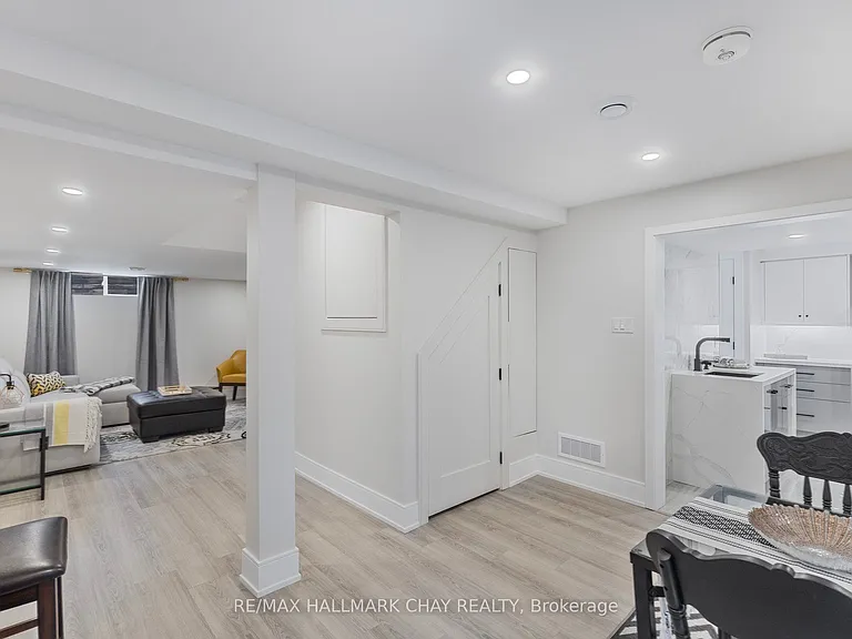 12 Tower Ct #LOWER — Photo 5