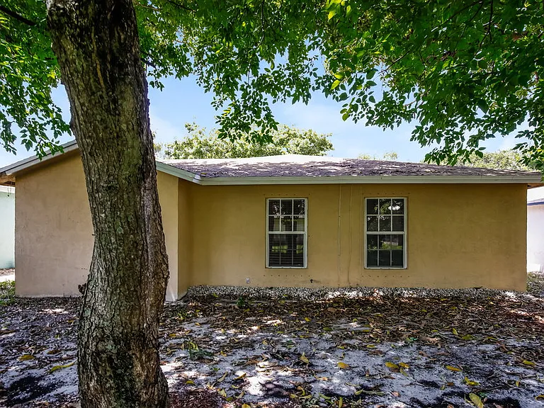 1558 NW 7th Ln — Photo 16