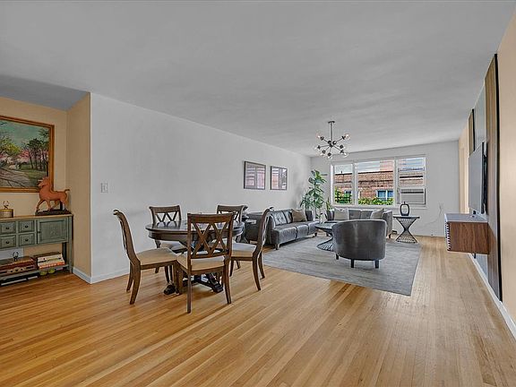 3rd image of 3720 Independence Ave APT 6A