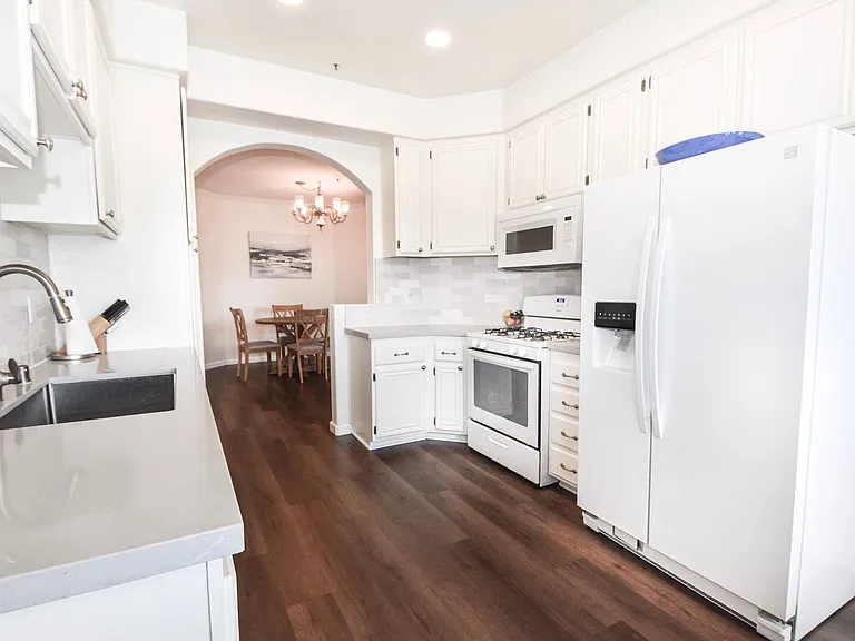 344 Orange Ave #302 — Photo 9
