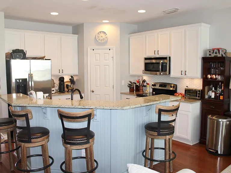 407 Stone Flower Ln — Photo 7