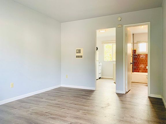 2nd image of 1527 Linwood St #2-K-582
