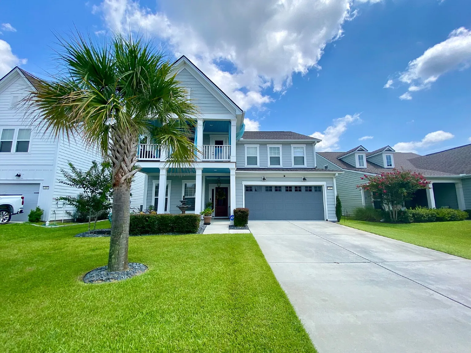 5 bed, 4.0 bath, 3200 sqft, $3,200 — Photo 2