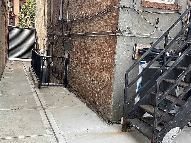 323 Hart St #1E — Photo 21