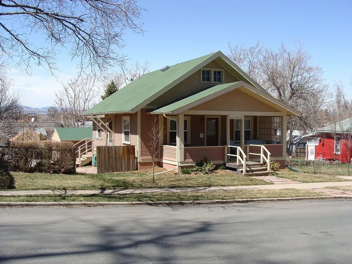 Building Photo - 3045 S Sherman St #A
