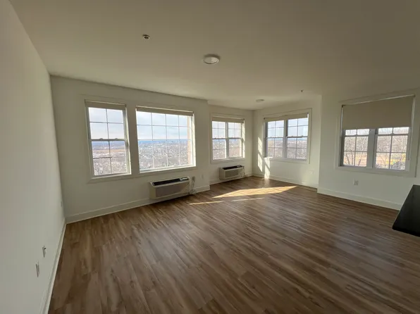 430 Cliff St, Fairview, NJ