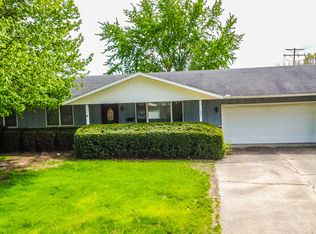 601 E Porter Ave, Watseka, IL 60970