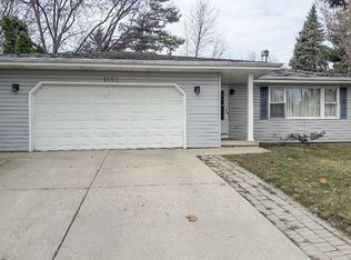 1412 Sheffield Dr, Elgin, IL 60123