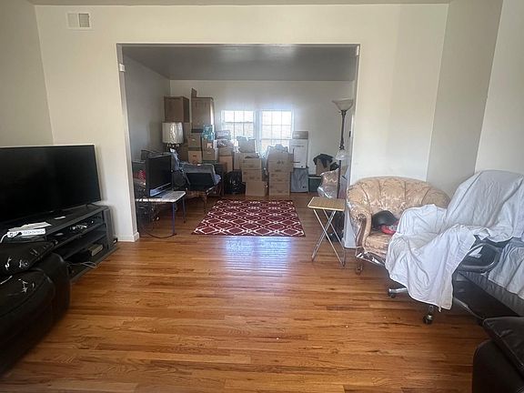 3rd image of 141 N 28 Street N