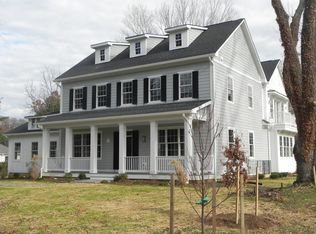 2 Chase Rd, Annapolis, MD 21409