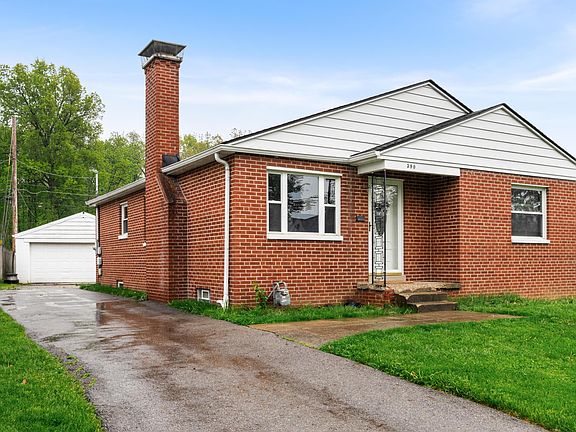 3rd image of 390 Topsfield Rd