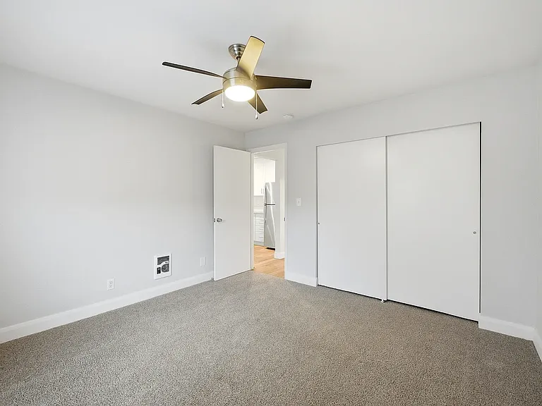 172 W Clinton Ave #105 — Photo 7
