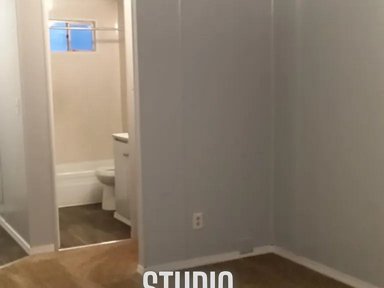 2808 S 221st St #13 — Photo 8