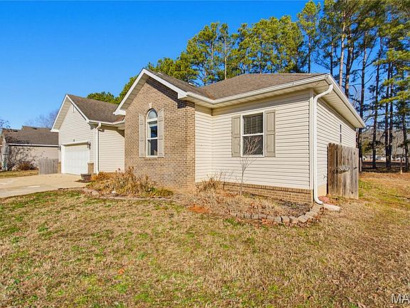 2nd image of 179 Autumn Breeze Rd