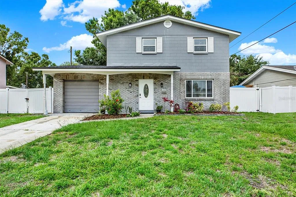3 bed, 1.5 bath, 1504 sqft, $2,650 — Photo 1
