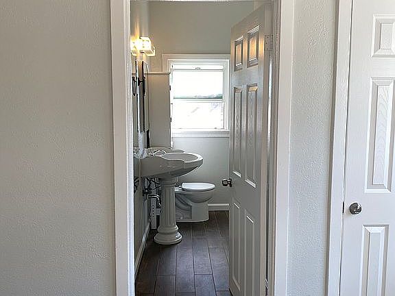 5th image of 309 W C St