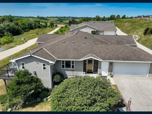 205 Watertower CIRCLE, Iron Ridge, WI 53035