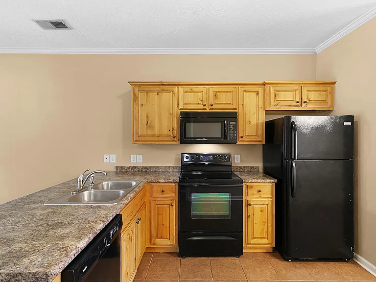 9 Moss Woods Cv — Photo 12