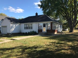 208 Stiles St, Genoa, IL 60135