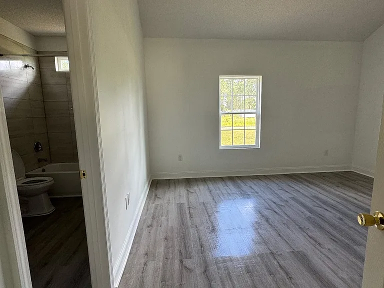 106 Hart Rd — Photo 6