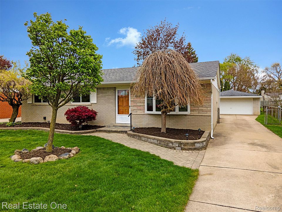 1st image of 1668 Castleton Dr