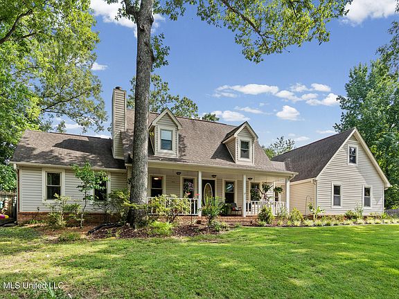 2nd image of 4860 Maple Hill Dr