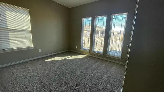 8008 SW Powell Ct — Photo 11