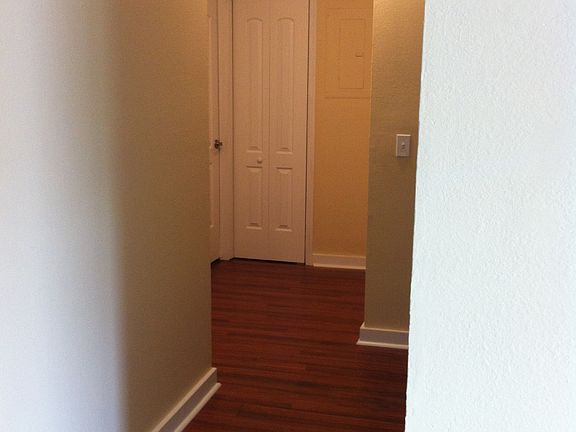 3rd image of 1852 SE Berkshire Blvd