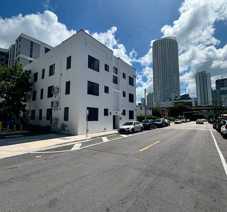 1st image of 436 SW 6th St #19
