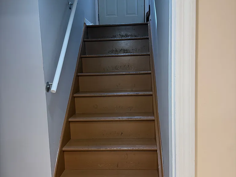 Lindsay St — Photo 9