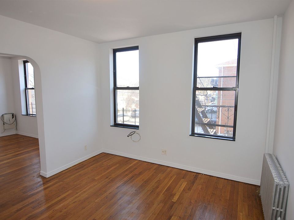 maspeth Dining Room