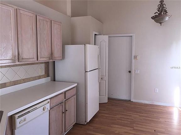 5th image of 907 Summer Breeze Dr