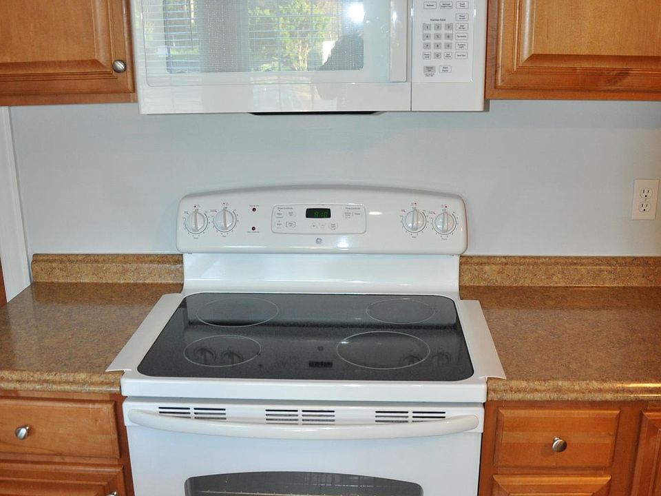 Stove and Microwave
