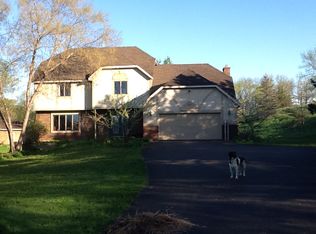 1102 Golden Oaks Dr, Hudson, WI 54016