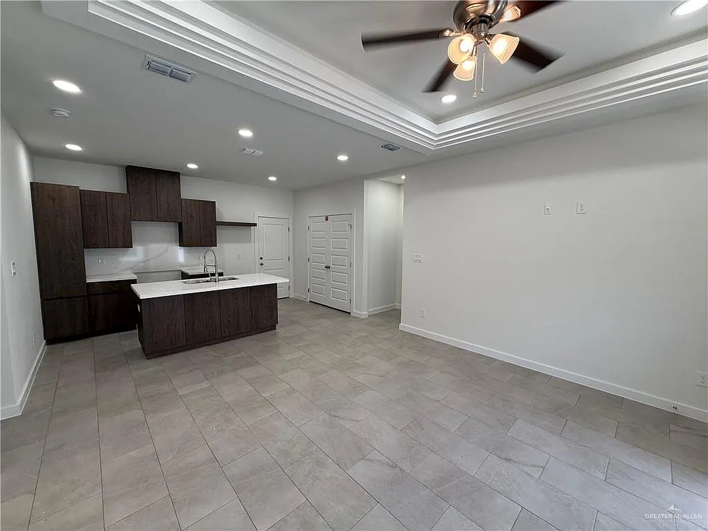 3 bed, 2.0 bath, 1140 sqft, $1,350 — Photo 2