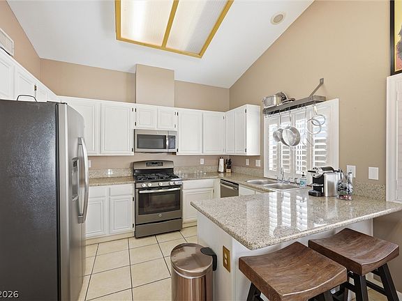 4th image of 1613 Santa Lucia Dr