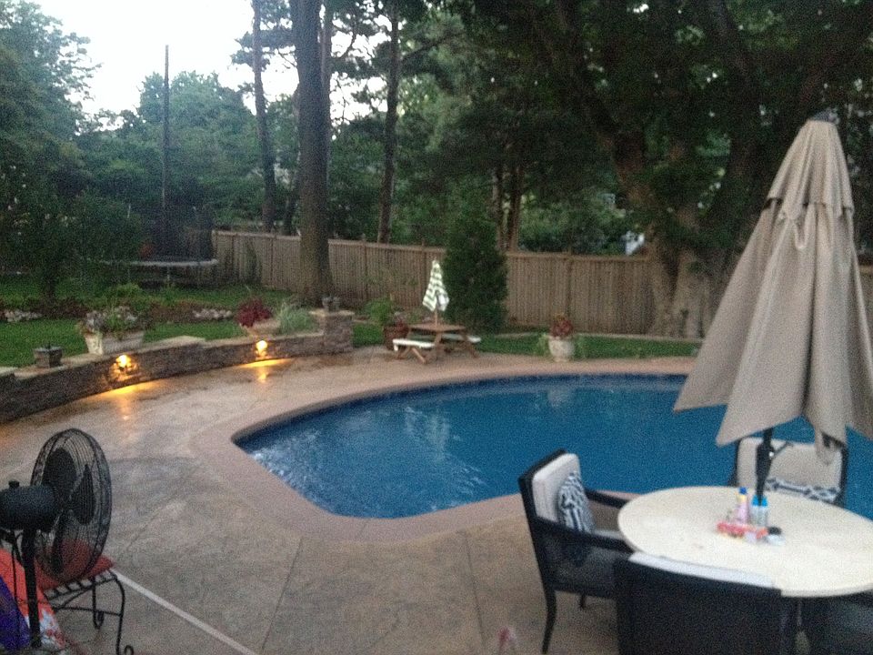 2nd image of 8421 Cedar St