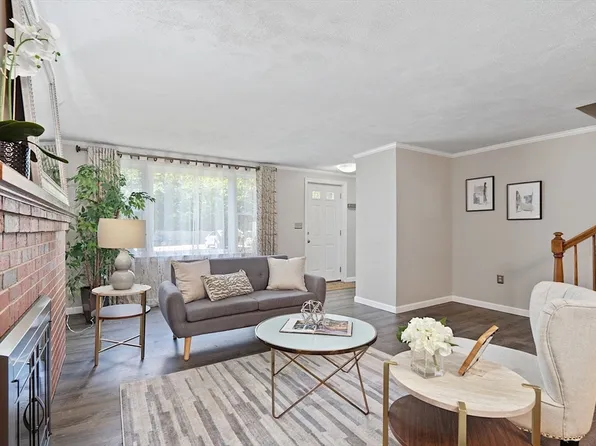 224 Park St APT C10, Stoneham, MA 02180