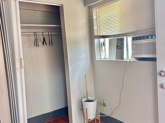 5th image of 1729 W 20th St #1731