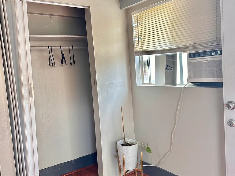 1729 W 20th St #1731 — Photo 5