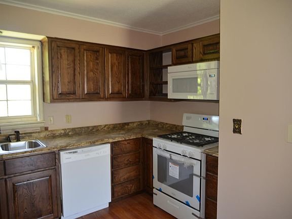 2nd image of 311 SE 11th St
