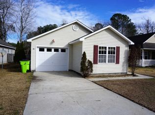 121 Buckskin Dr, New Bern, NC 28562
