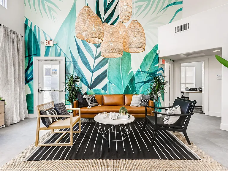 Palm Court Apartments — Photo 15