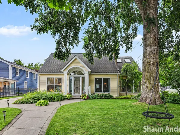 2627 Hall St SE, East Grand Rapids, MI 49506