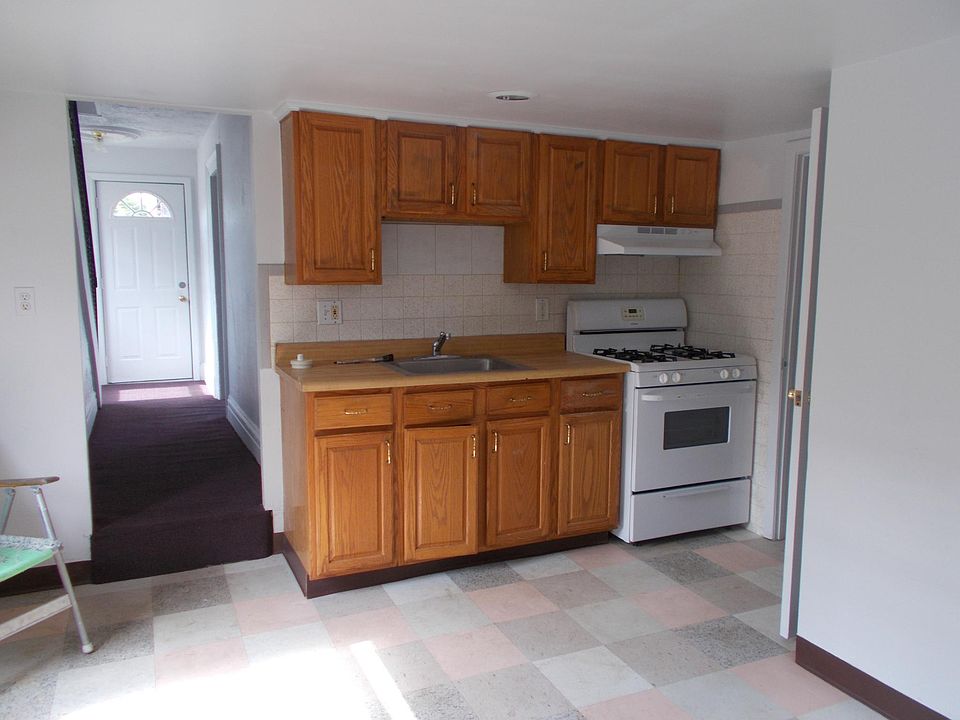1st image of 211 Monroe St