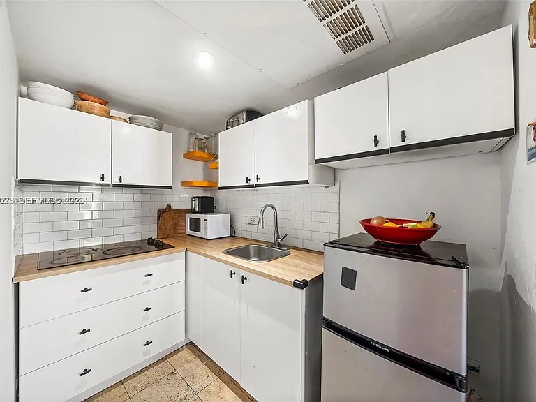 100 Collins Ave #308 — Photo 2