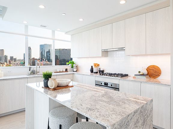 2nd image of 355 N Halsted St #4653005