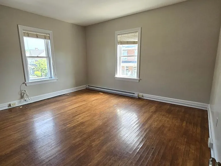 145 E North Ave — Photo 13